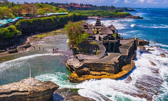 Bali, The 10 Best Honeymoon Destinations for 2024, 10 Best Honeymoon Locations Around The World, Top Honeymoon Destinations in 2024, Best Romantic Locations Around The World