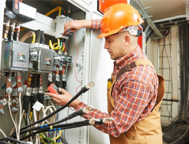 Electricians, Top 10 Most Tough and Dangerous Jobs, Dangerous Jobs In The World, Dangerous Jobs In The United States, Hazardous Jobs in 2022