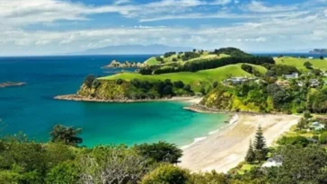 New-Zealand, The 10 Best Honeymoon Destinations for 2024, 10 Best Honeymoon Locations Around The World, Top Honeymoon Destinations in 2024, Best Romantic Locations Around The World